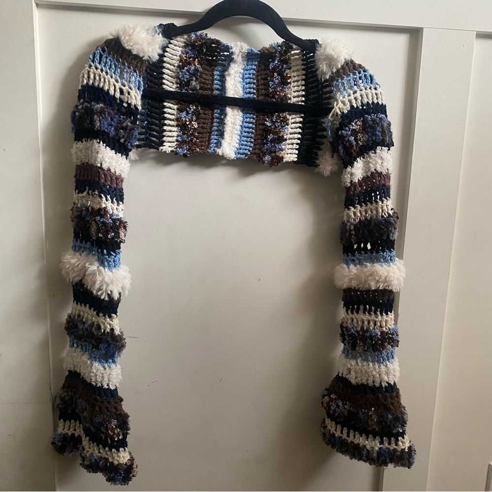 Crochet Bolero 🧶 - Picture 2 of 5